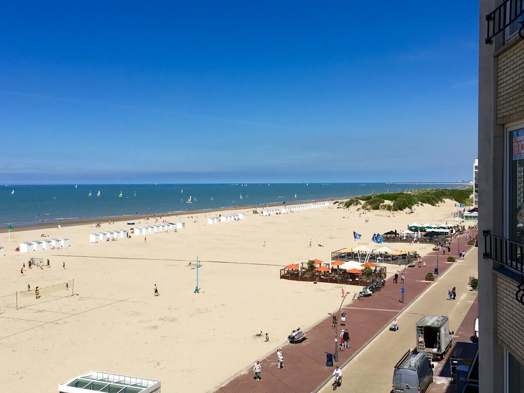 Zeedijk Oostduinkerke Frontaal Zeezicht - Volledig Gerenoveerd 2022! Apartment Exterior photo